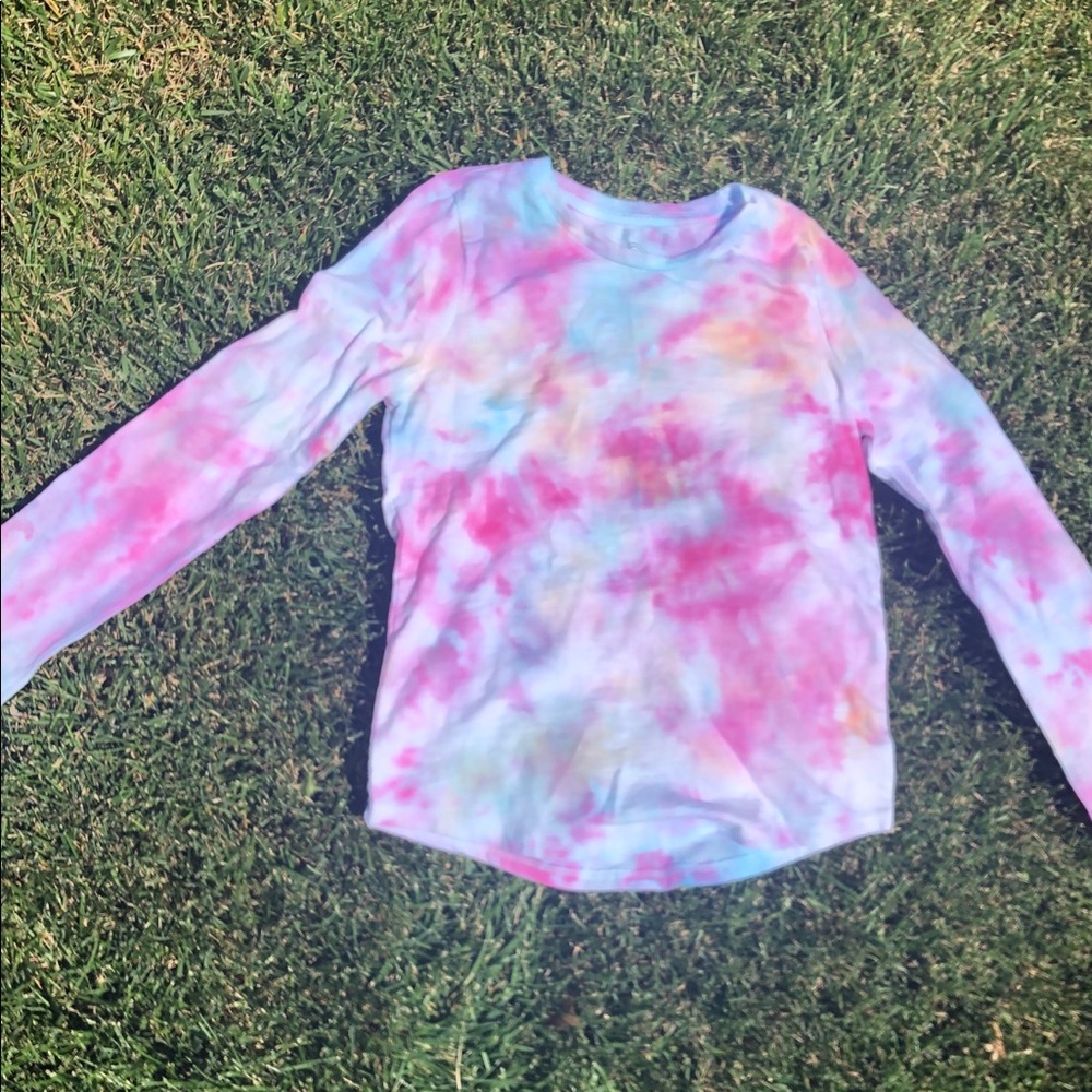 Long sleeve tie dye top